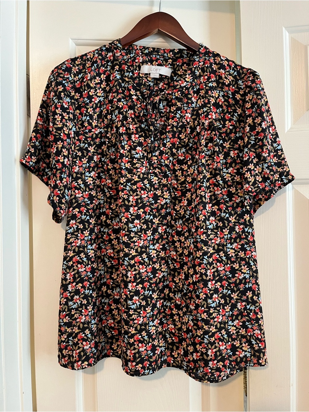 LOFT Black Floral Short-Sleeve Tie-Neck Blouse